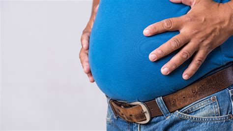 bulge above belly button pregnancy