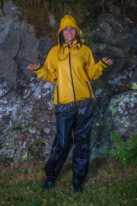 pin by bjorn on agu regenkleding in 2019 rain wear rain