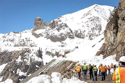 caltrans workers clearing tioga pass encounter 50 foot high snowdrifts