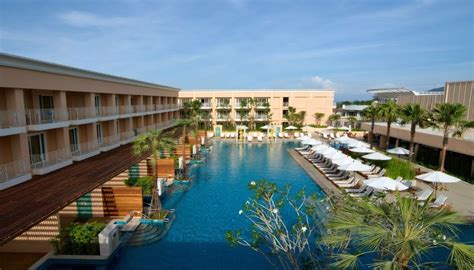 hotels  patong beach   stay  patong  phuket