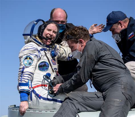 nasa astronaut 2 russian cosmonauts return to earth from iss daily sabah