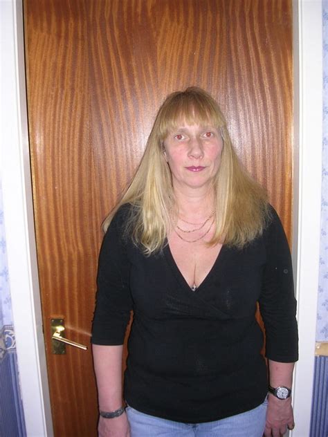 vamboqueen8 54 from glasgow is a local granny looking for casual sex