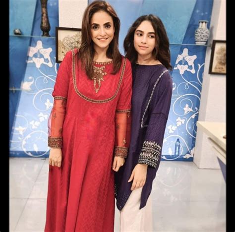 Nadia Khan Latest Pictures With Her Daughter Reviewit Pk