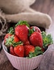 Bildresultat för Bowl of Strawberries with maple. Storlek: 78 x 101. Källa: fineartamerica.com