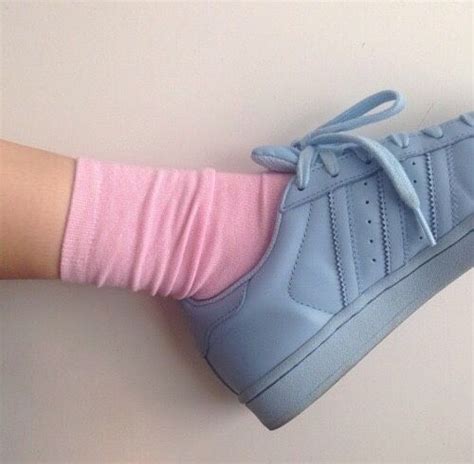Pin By Eli On Blue Red Pink Aesthetic Shoes Sneakers