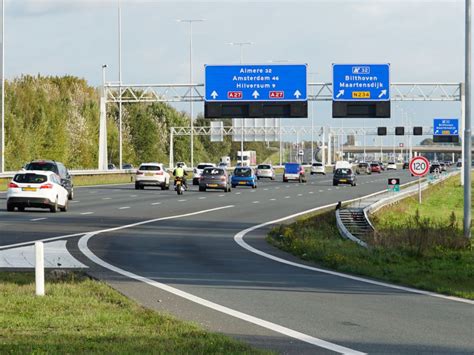 maximumsnelheid snelweg vanaf maart  naar  kilometer  uur