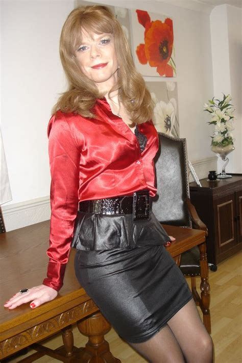 well dressed crossdressers and transgendered women re pins of cd s wearing skirts pinterest