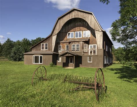 barns converted  charming homes  sale real estate listings