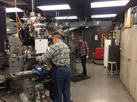 machine shop physics university  illinois chicago