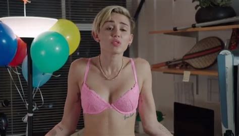 Miley Cyrus Sex Tape Star Strips Off For Snl Sketch