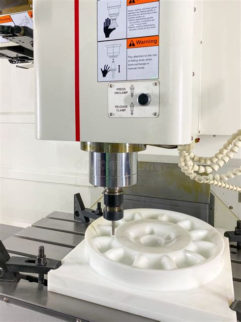 cnc milling machine working show   customers  metalex