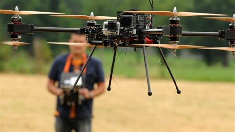 novum drones  de nederlandse wetgeving deze vliegende gevaartes bijbenen