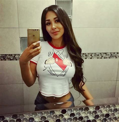 Las Hinchas Peruanas Mas Lindas│peruanas Con La Camisera De La Selección