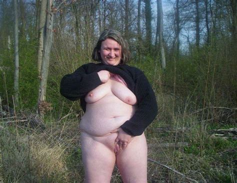 chubby mature dames titflashing outdoors