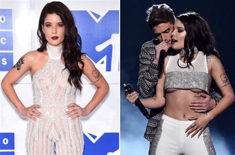 Vmas 2016 Singer Halsey Bares Nipples In See Through Jumpsuit Daily Star