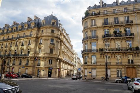 splendour  parisian architecture haussmannian style   paris