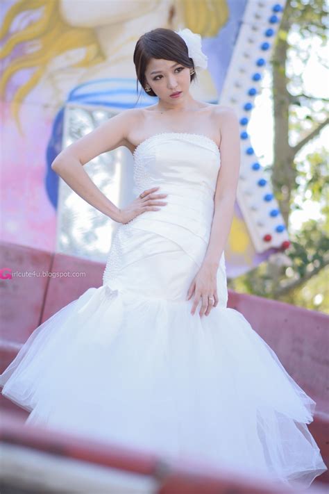 Lee Eun Hye In Wedding Dress