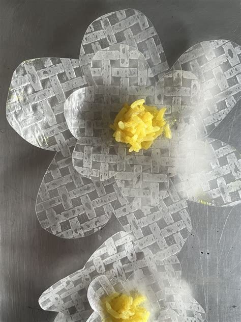 popular fried rice paper flowers    pure magic