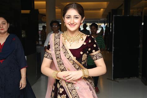 sayesha saigal telugu actress wallpapers 94 wallpapers