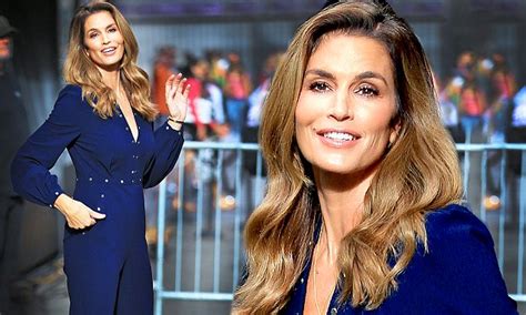 cindy crawford reveals to good morning america she dreads turning 50 in february daily mail online