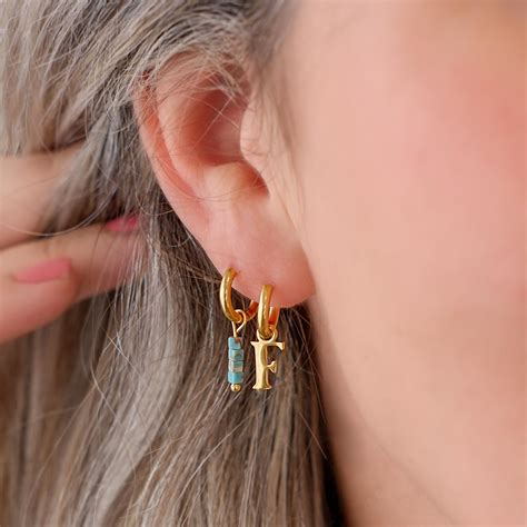 oorringetjes met initial kleur goud letter oorbellen finastenl
