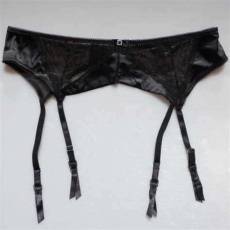 Women Garters Black Lace Satin Rhinestone Bow Women Female Sexy Garter