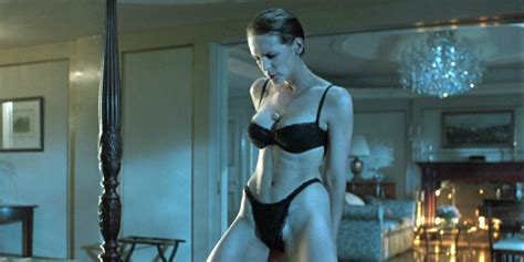 10 most embarrassing movie scenes to watch with your mum page 6