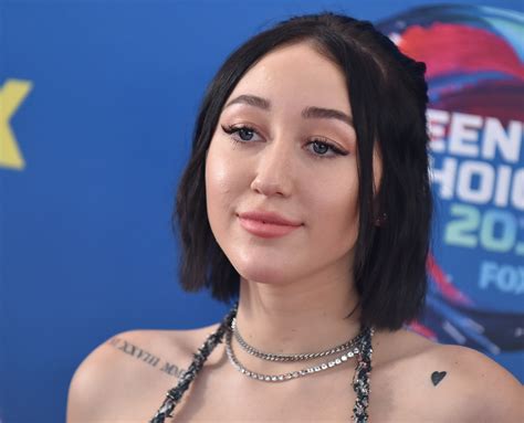 noah cyrus discussed her experiences with depression and anxiety teen