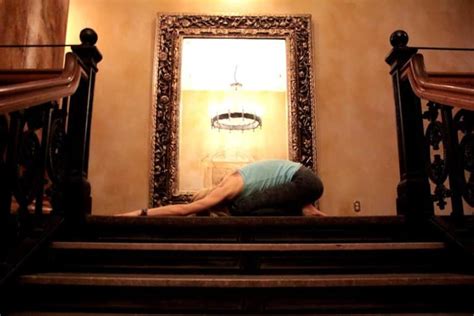 10 minute yoga sequence for a strong and flexible spine