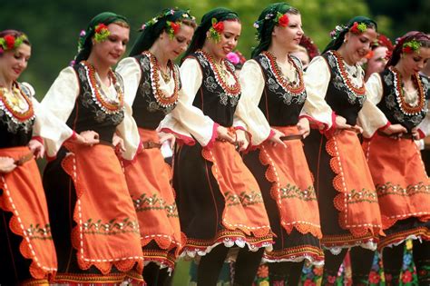 bulgarian folk dress