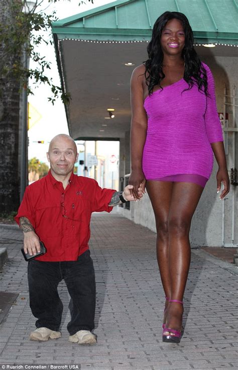 dwarf bodybuilder anton kraft finds love with 6 3 transgender woman