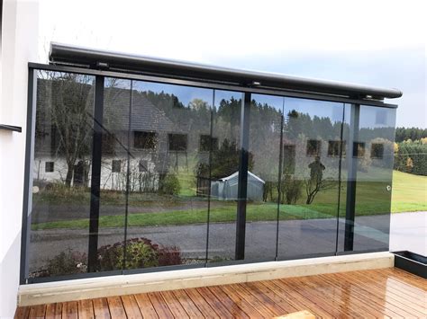 balkon wind und sichtschutz transparen mobiler windschutz aus glas