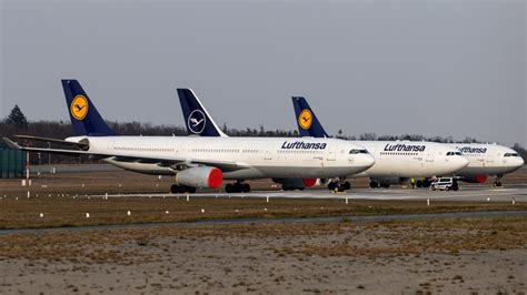lufthansa  advanced talks   billion government support airline confirms