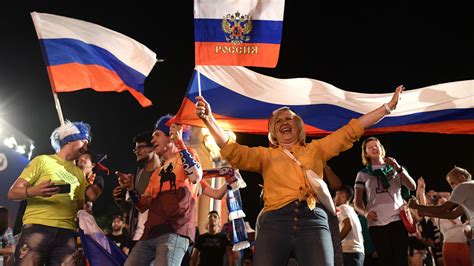 Russia Parties After Egypt Win Puts Them Near World Cup Knockouts