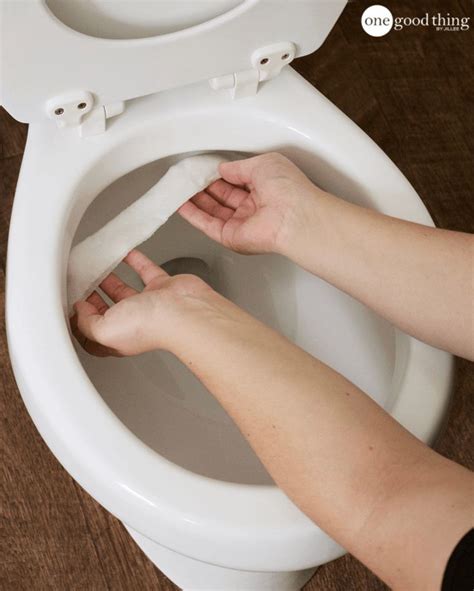 ways   vinegar  clean  bathroom clean toilet