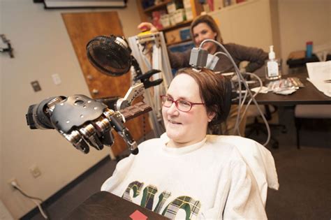 Quadriplegic Woman Moves Robot Arm With Her Mind Live Science
