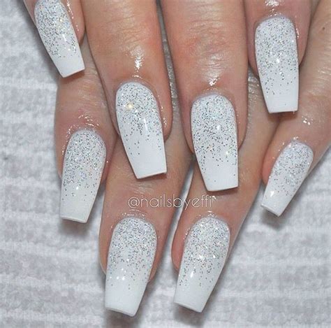 white sparkly acrylics christmas nails acrylic white acrylic nails chistmas nails