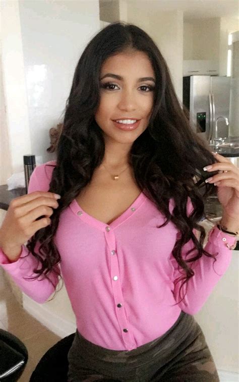 Veronica Rodriguez Is Pretty In Pink R Modelsgonemild