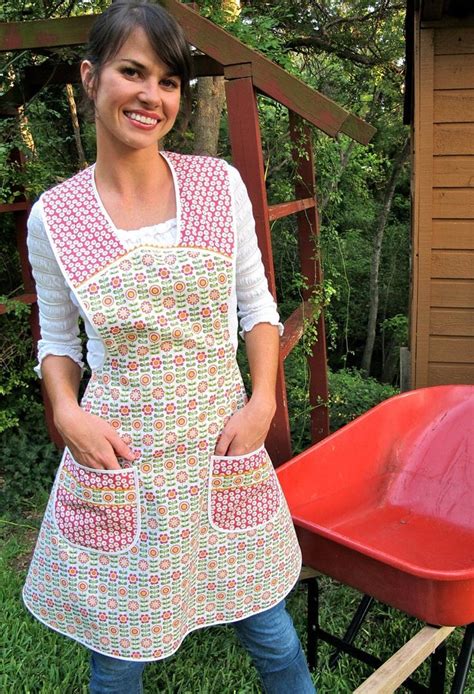 woman s work apron vintage everyday housewife apron small to medium