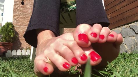 🌿 asmr feet on grass asmr pies en cÉsped 🌿 footfetish feetworship