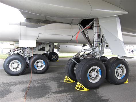 stress tolerance  landing gear  commercial aircraft aviation stack exchange
