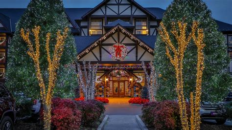 inn  christmas place   pigeon forge hotel deals