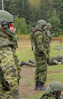 canadian army tests  modular ballistic helmet soldier systems daily