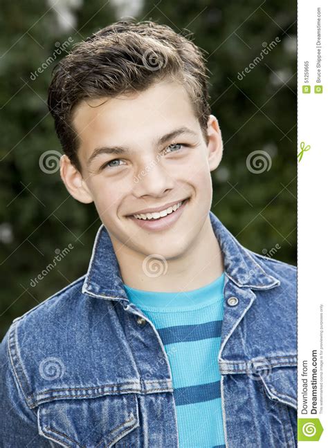 glimlachende tiener stock afbeelding afbeelding bestaande
