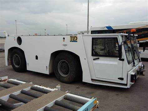 Pushback Tractor Tld Tmx400 26 Pushback Tractor From Spain For Sale At