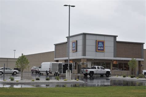 aldi  reopen thursday news sports jobs messenger news