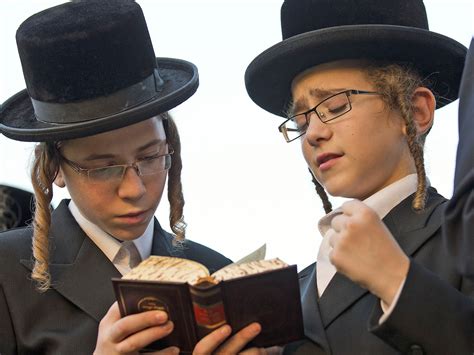london orthodox jewish schools removing images  women