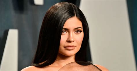 After Splitting Kylie Jenner Sells Shared House With Travis Scot