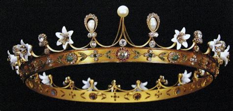 marie poutines jewels royals gold wreath tiaras