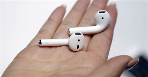 holiday miracle apples airpods  finally